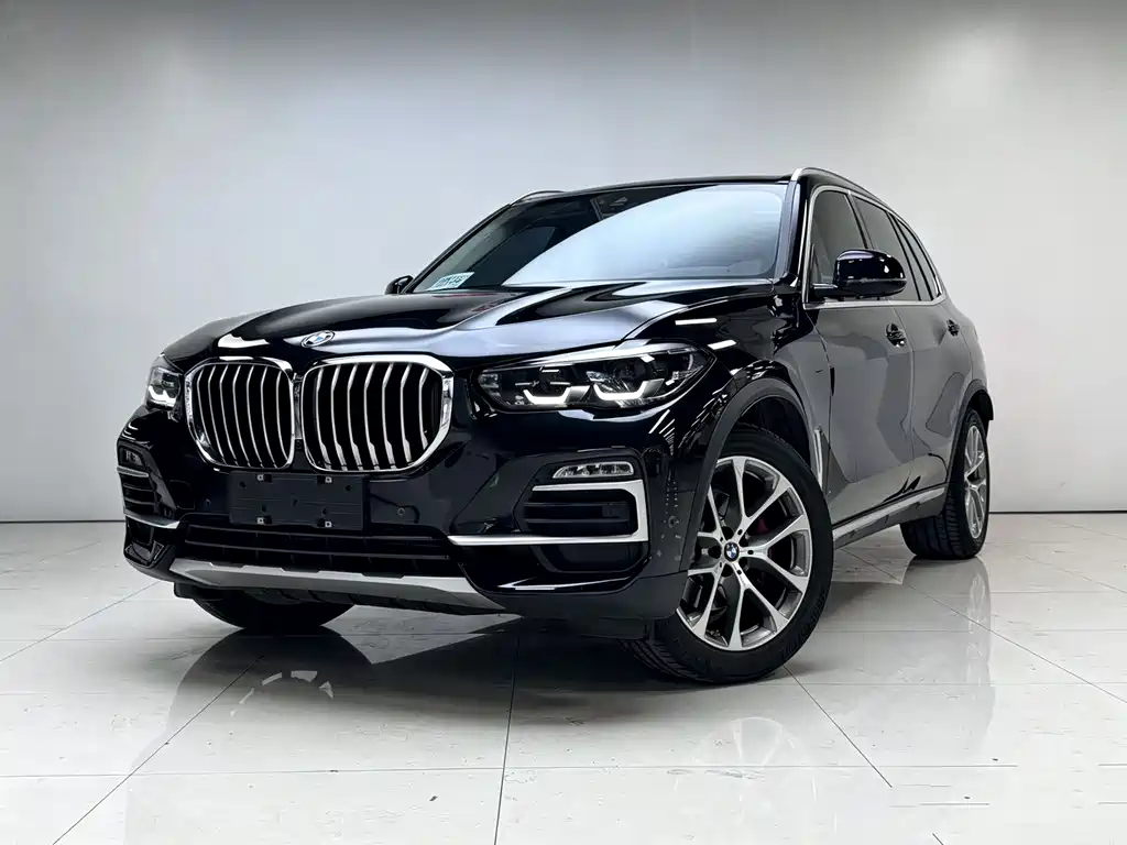BMW X5 2021 — фото 1