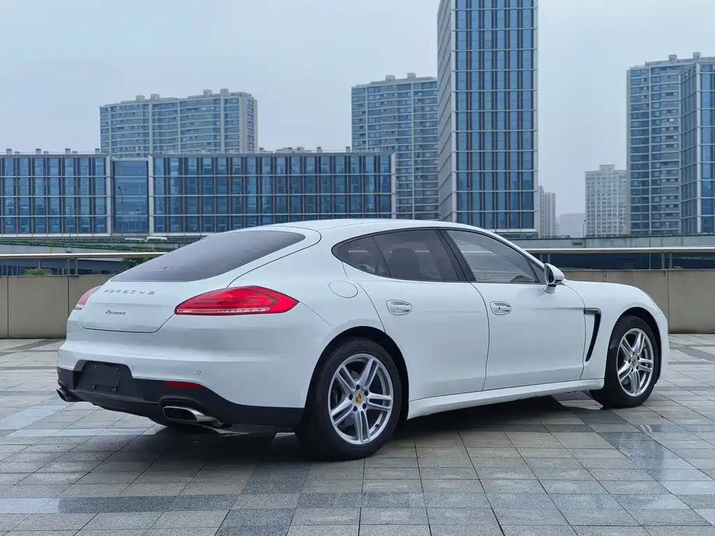 Porsche Panamera 2016 — фото 12