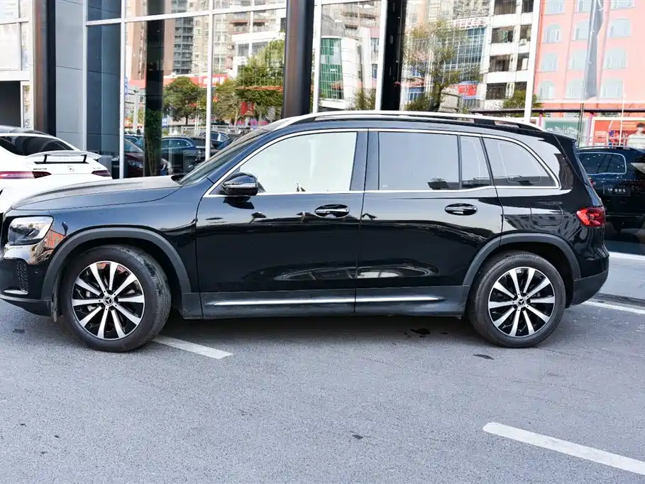 Mercedes-Benz GLB 2025 — фото 3