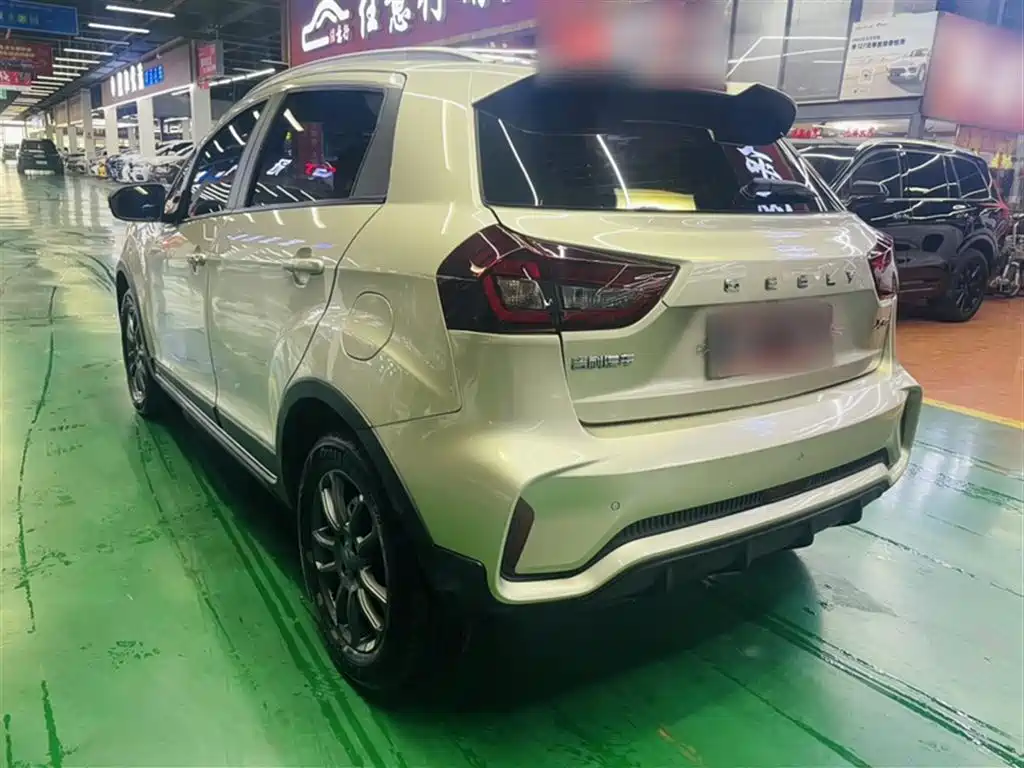 Geely Vision X3 2021 — фото 12