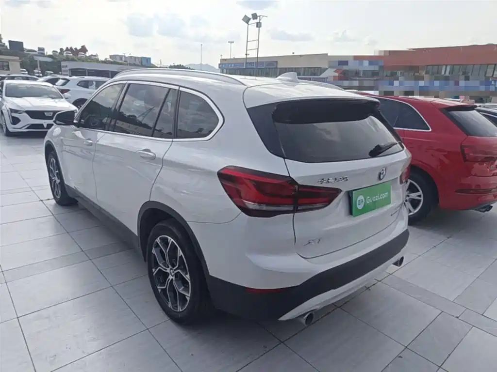 BMW X1 2021 — фото 5