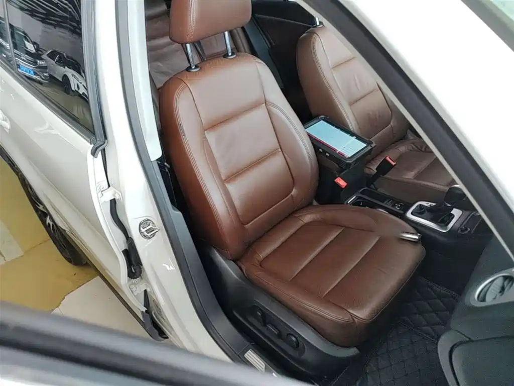 Volkswagen Tiguan 2016 — фото 25