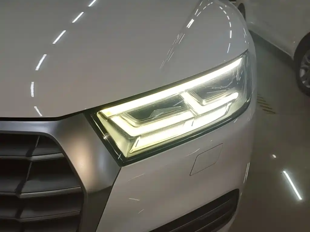 Audi Q5L 2019 — фото 24