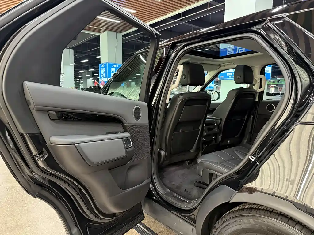 Land Rover Discovery 2019 — фото 10