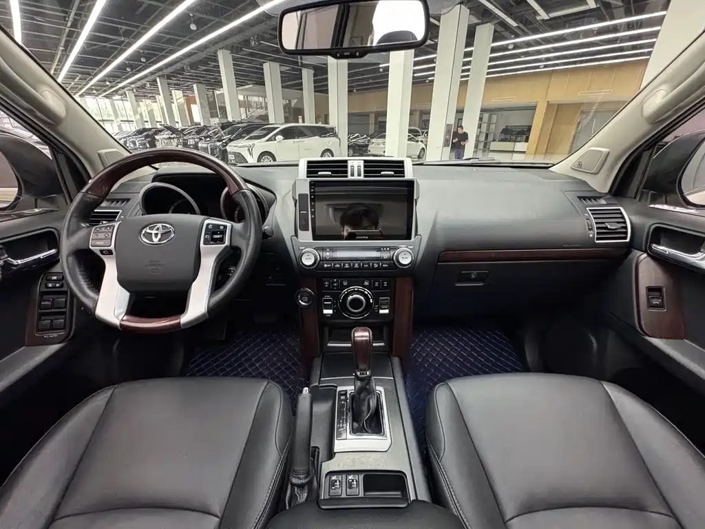 Toyota Prado 2016 — фото 10
