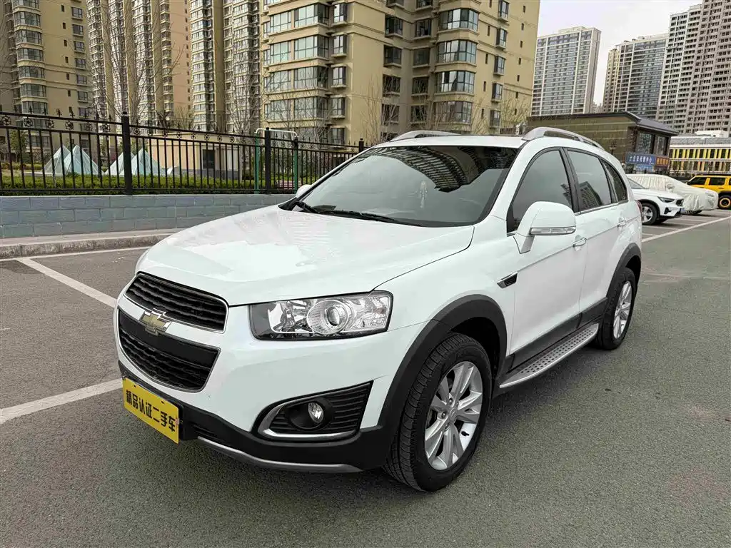 Chevrolet Captiva 2017 — фото 1
