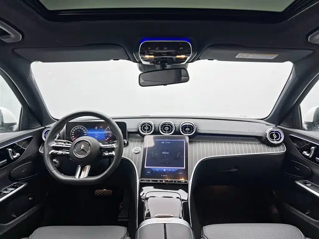 Mercedes-Benz C-Class 2023 — фото 23