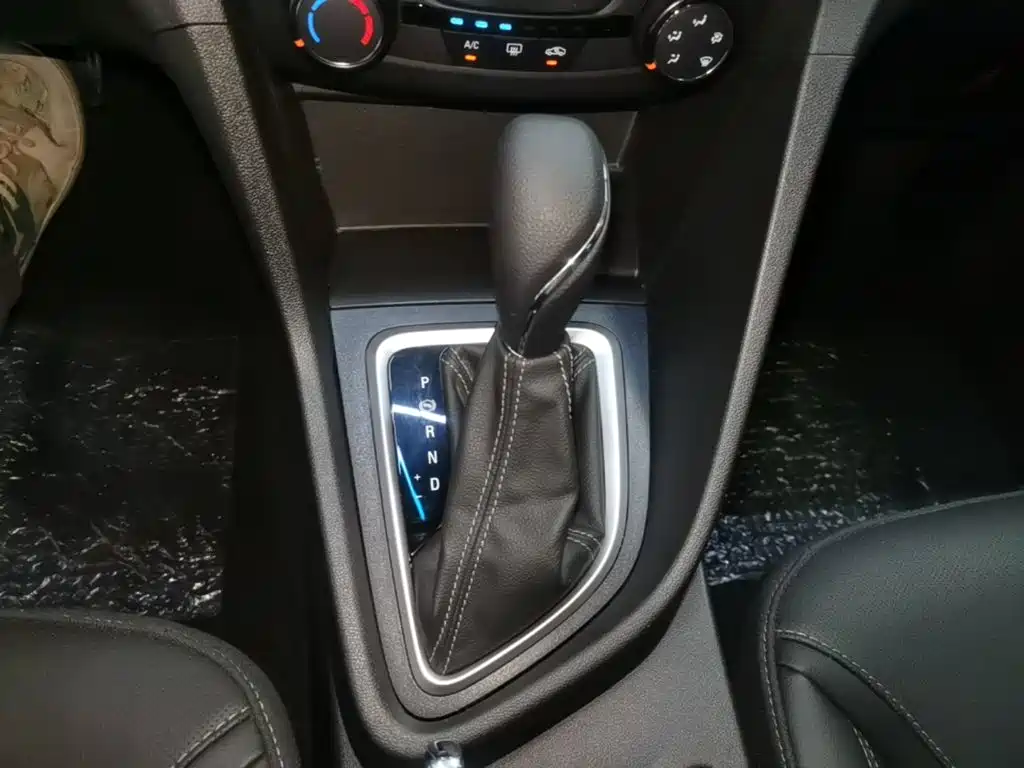 Buick Excelle 2022 — фото 14