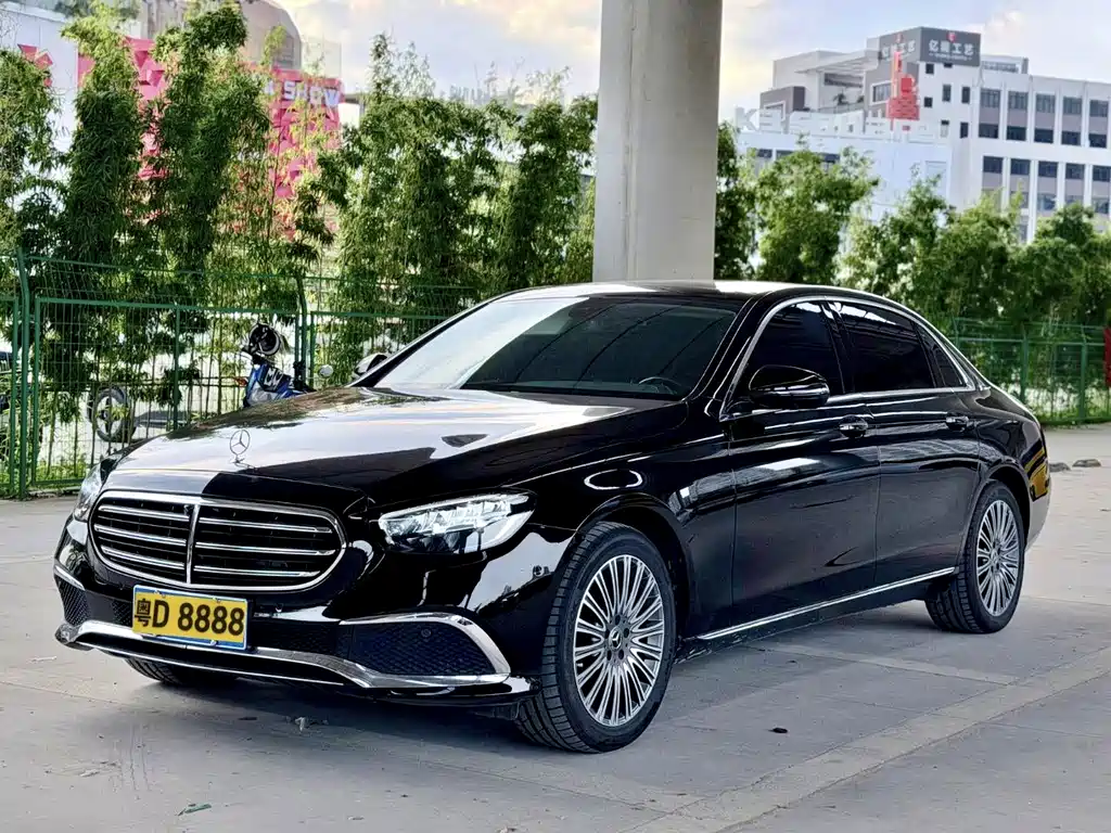 Mercedes-Benz E-Class 2023 — фото 2