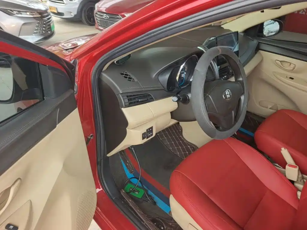 Toyota Vios 2015 — фото 16