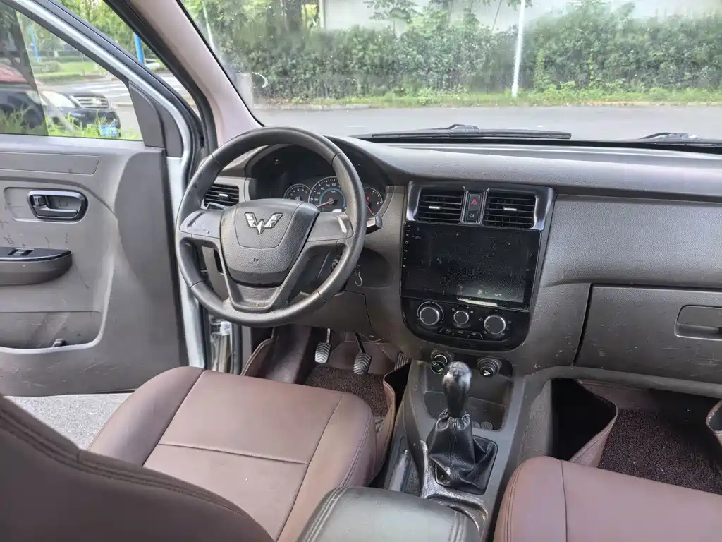 Wuling Rongguang V 2017 — фото 11