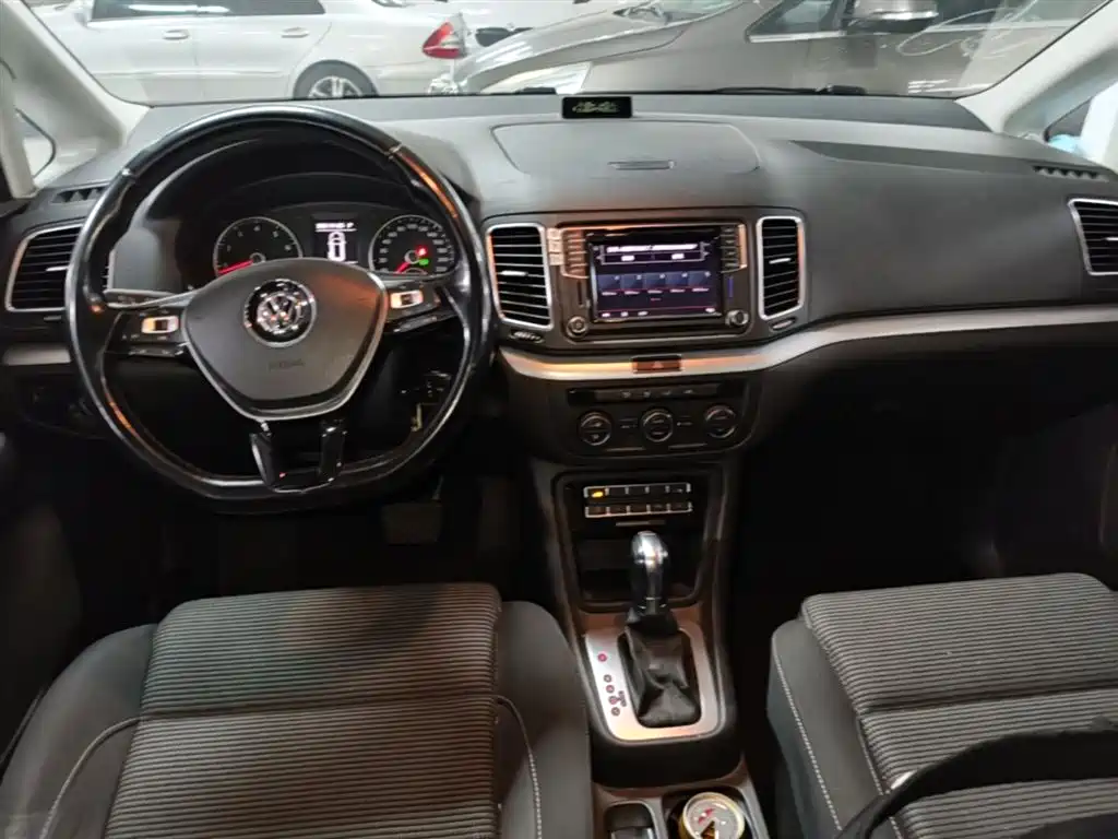 Volkswagen Sharan 2018 — фото 10