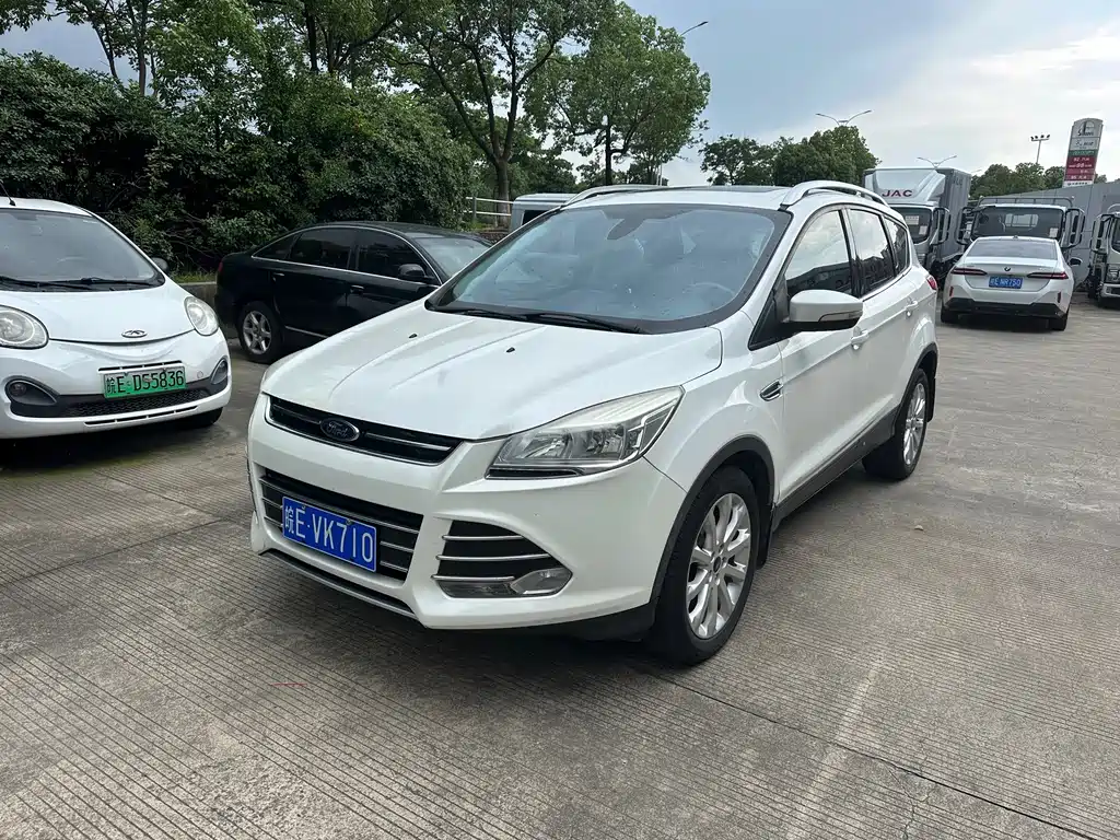 Ford Kuga 2016 — фото 1