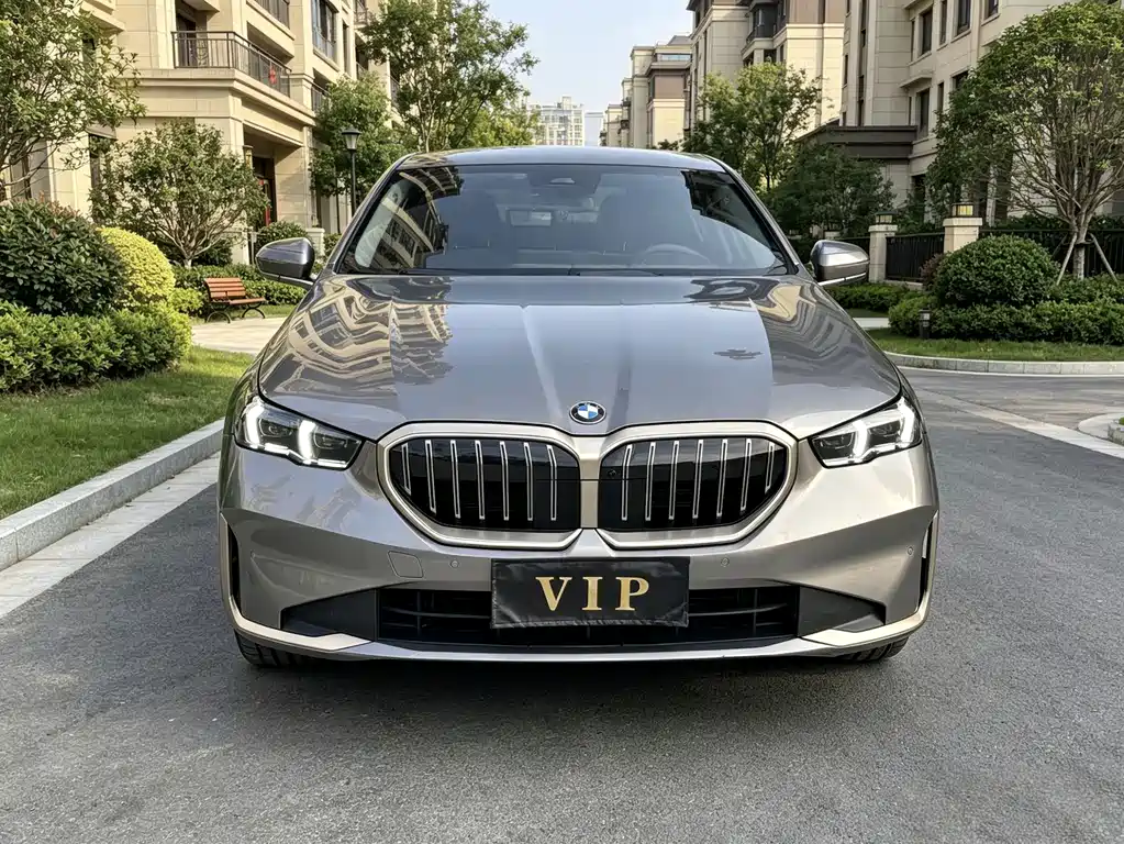 BMW 5 Series 2025
