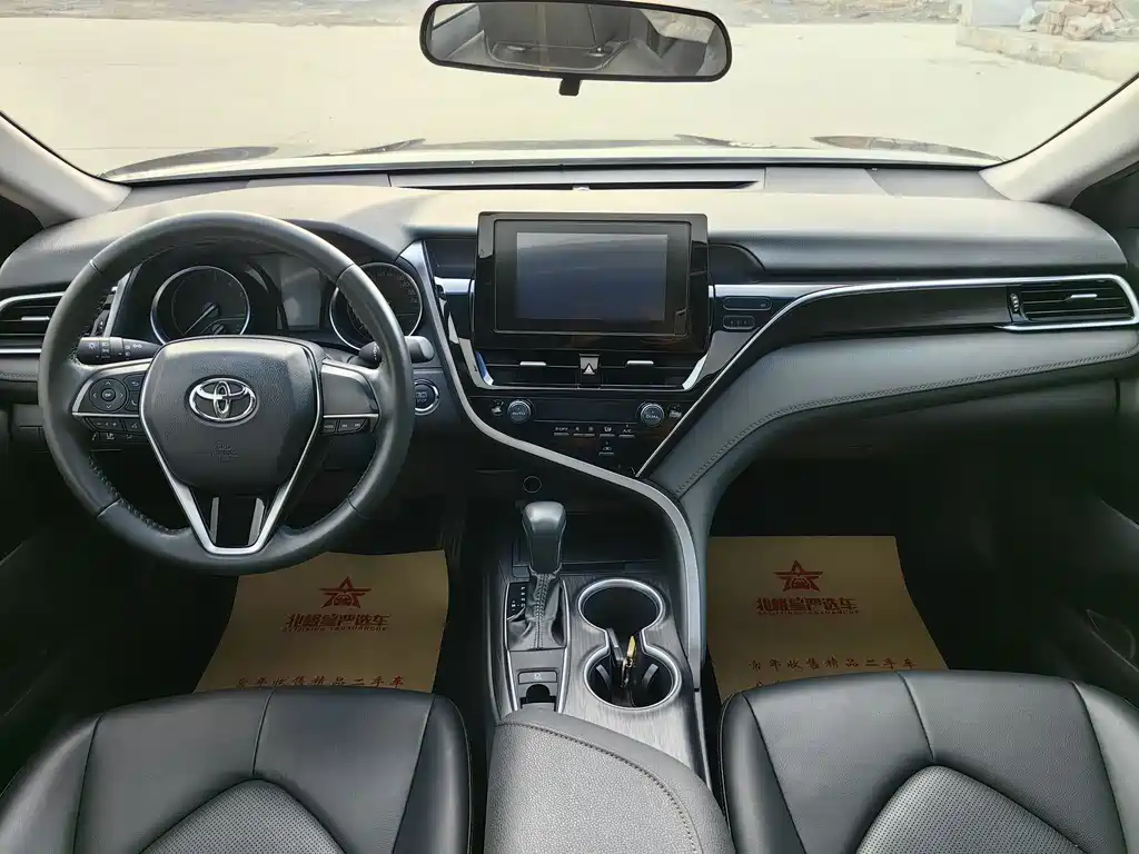 Toyota Camry 2022 — фото 12