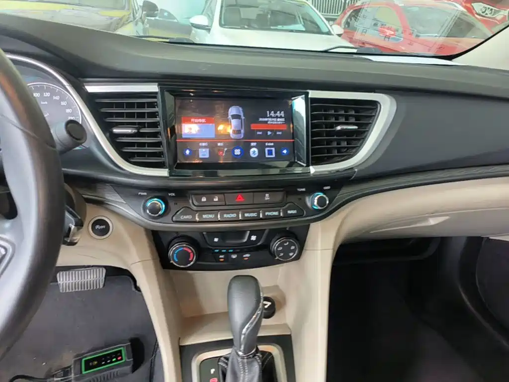 Buick Excelle 2015 — фото 13