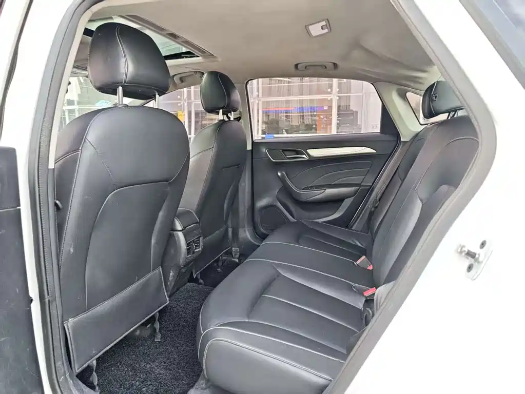 Roewe i6 New Energy 2020 — фото 15