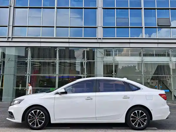 Roewe i6 New Energy 2020