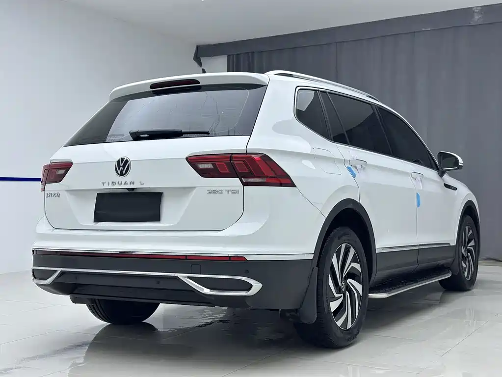 Volkswagen Tiguan L 2023 — фото 6