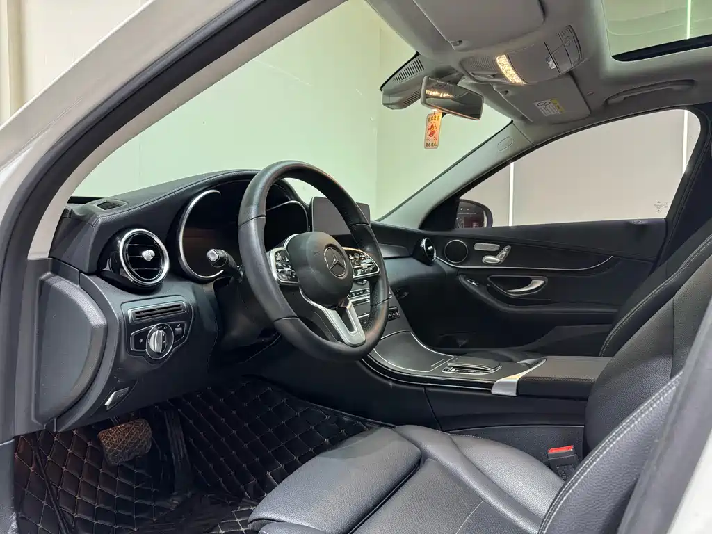 Mercedes-Benz C-Class 2019 — фото 11