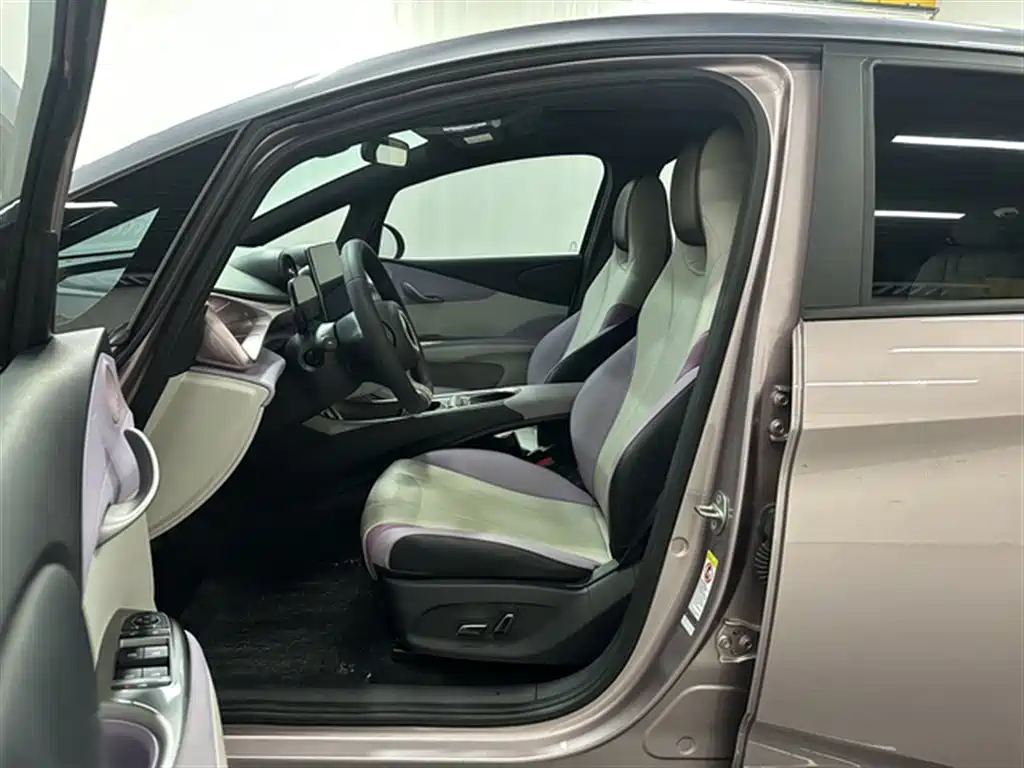 BYD Dolphin 2022 — фото 13