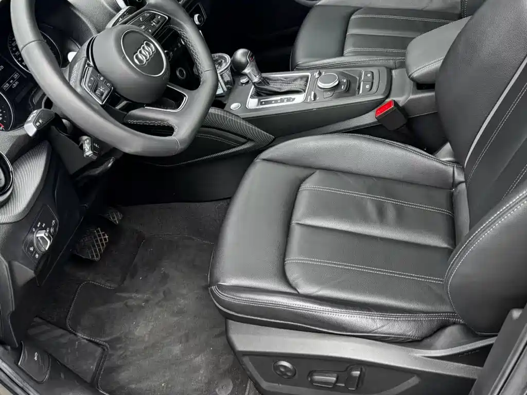Audi Q2L 2022