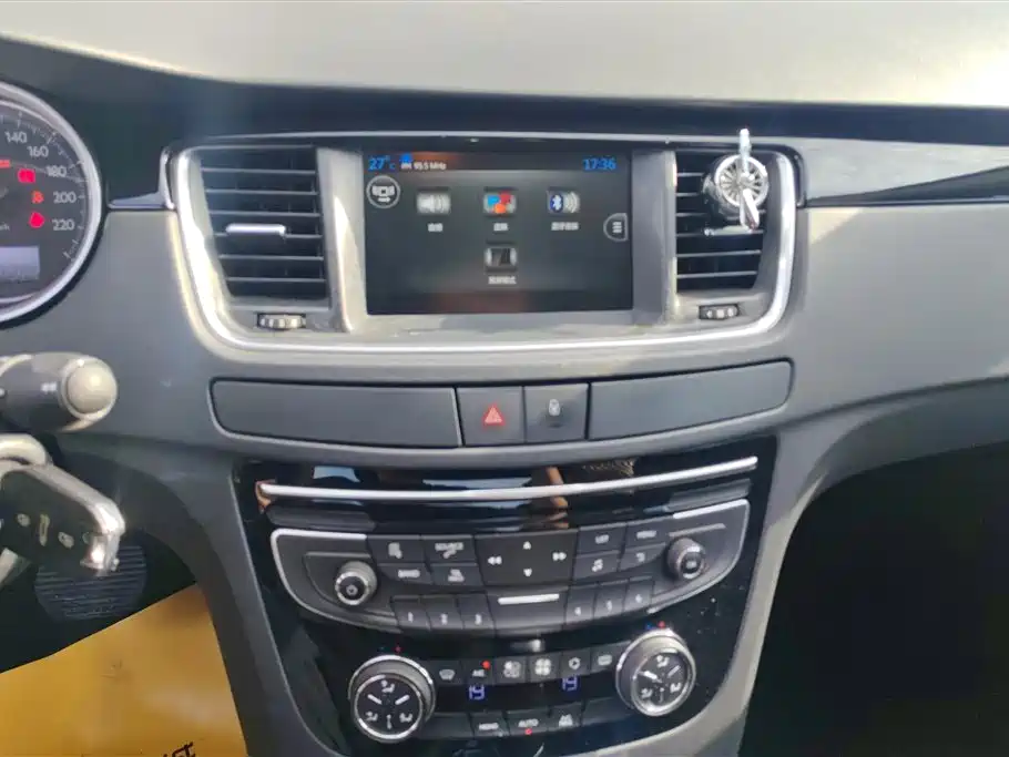 Peugeot 508 2015 — фото 13