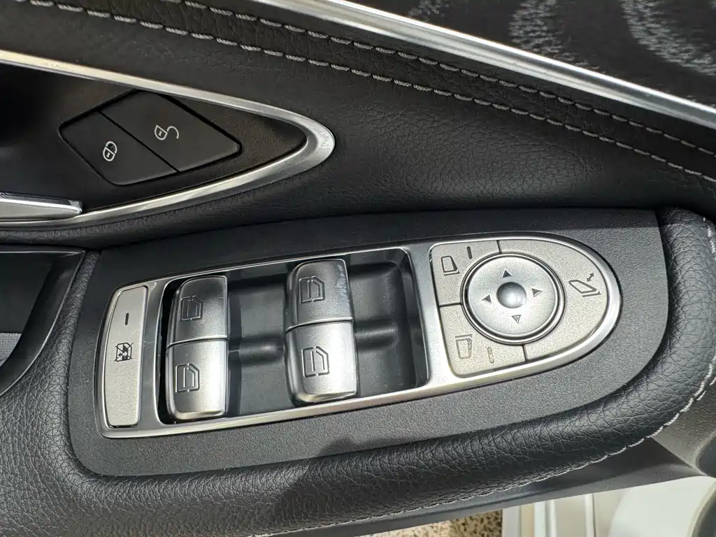 Mercedes-Benz C-Class 2019 — фото 16