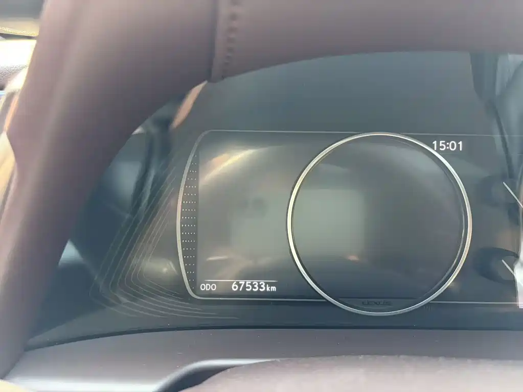 Lexus ES 2018 — фото 17