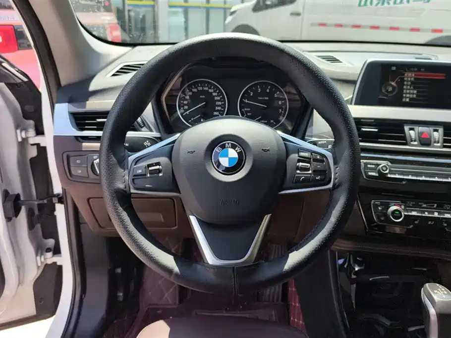 BMW X1 2017 — фото 15