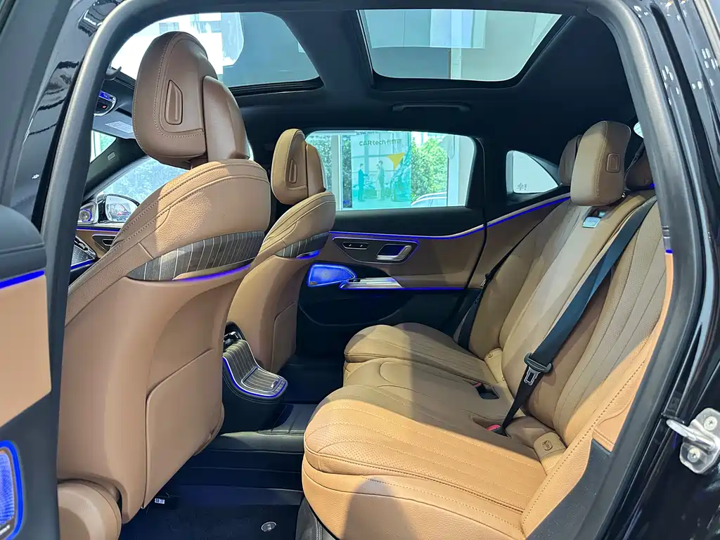 Mercedes-Benz E-Class 2025 — фото 13