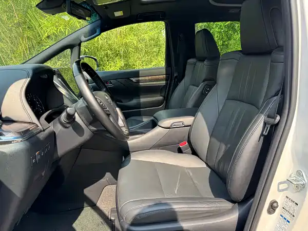 Toyota Alphard 2021