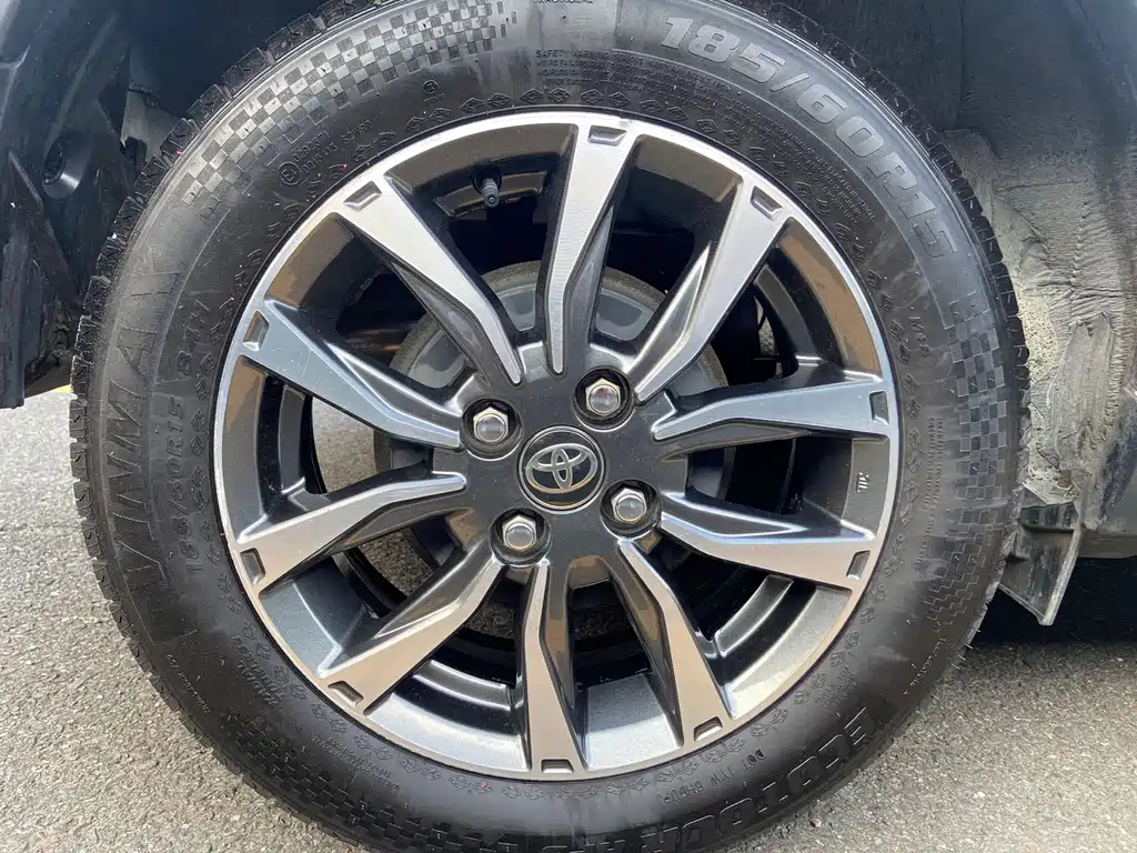 Toyota Yaris L 2022 — фото 19