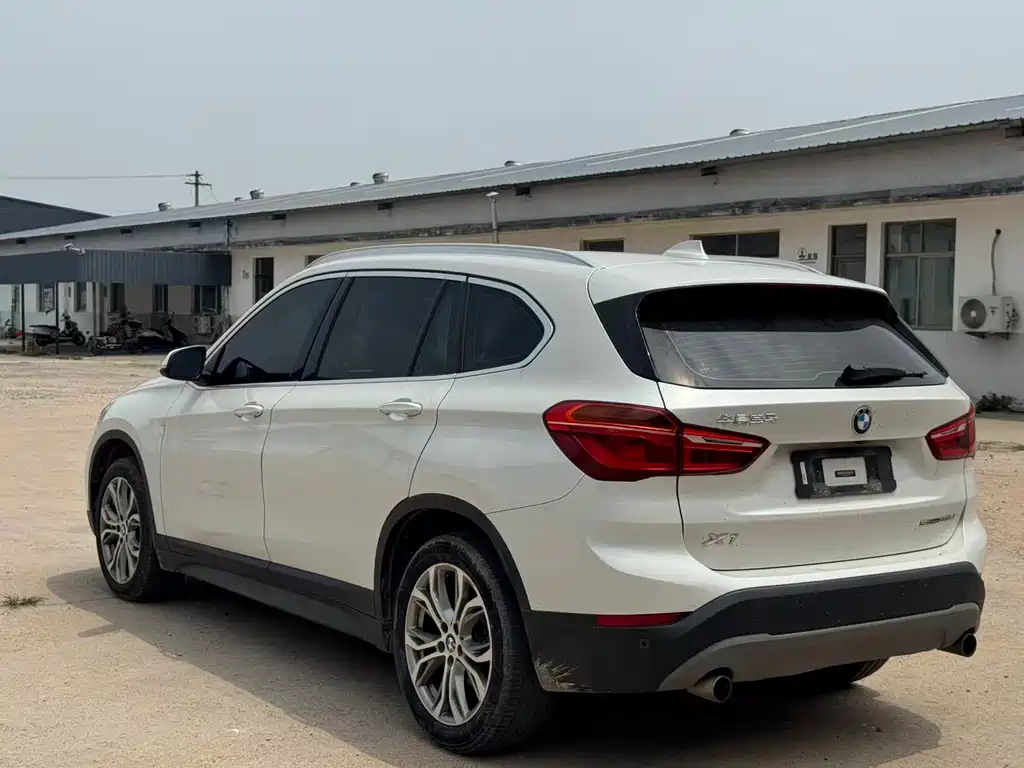 BMW X1 2018 — фото 9