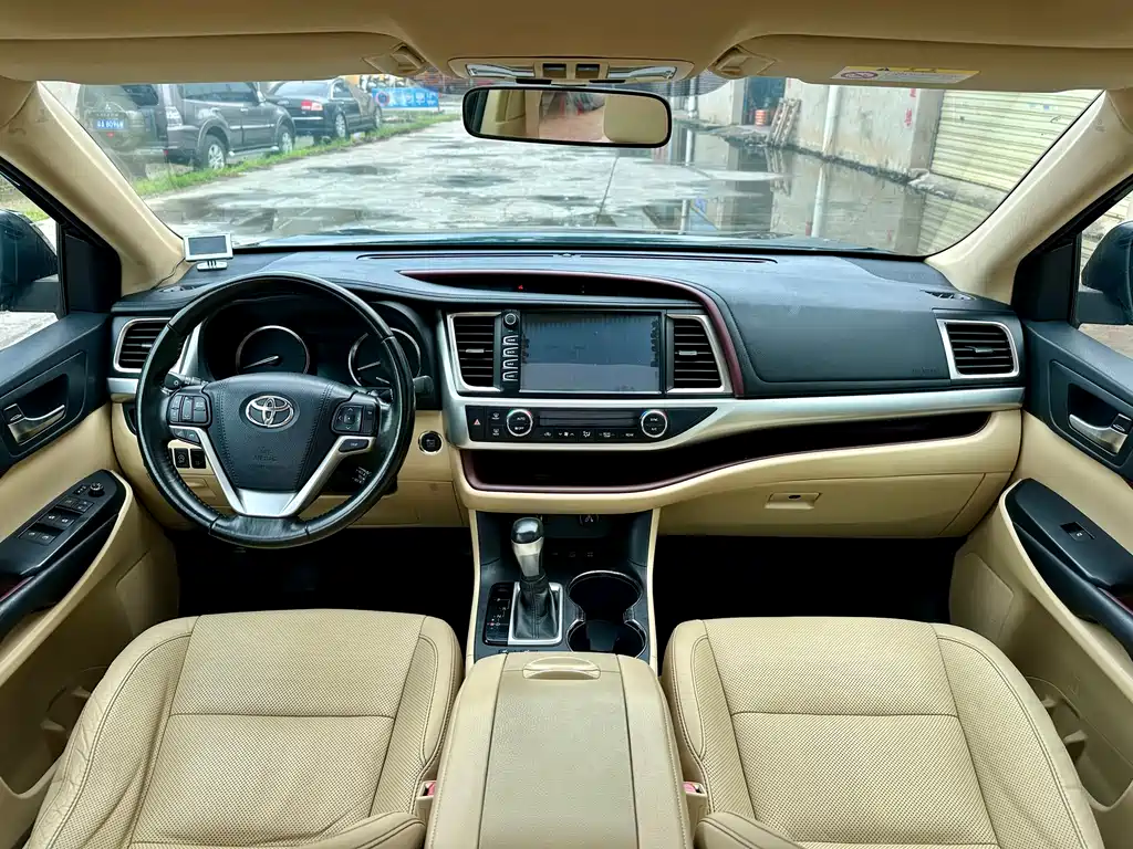 Toyota Highlander 2015 — фото 13