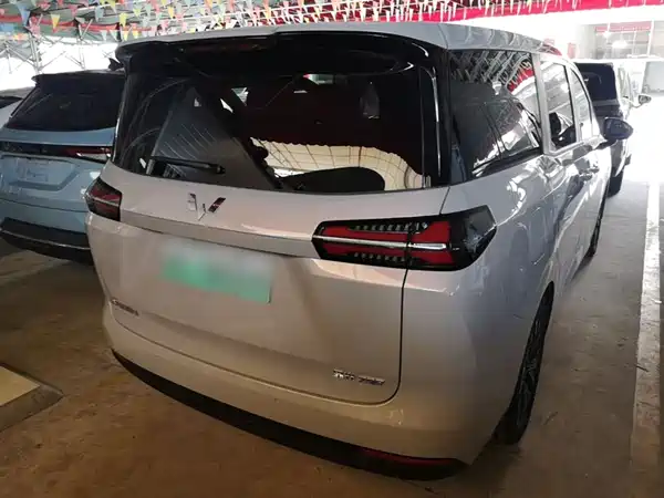 Wuling Starlight 730 New Energy 2025
