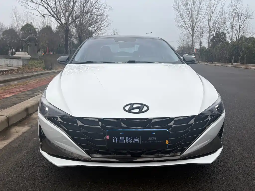 Hyundai Elantra 2023 — фото 2