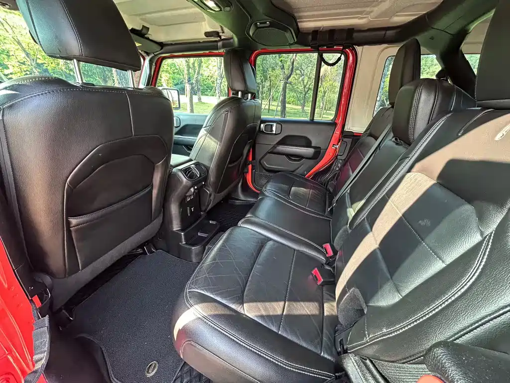 Jeep Wrangler 2018 — фото 6