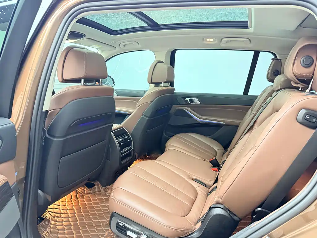 BMW X7 2019 — фото 19