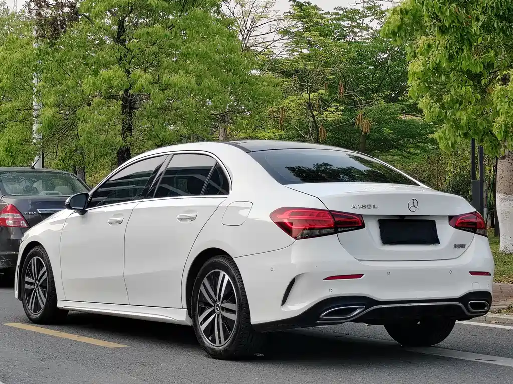 Mercedes-Benz A-Class 2019 — фото 14