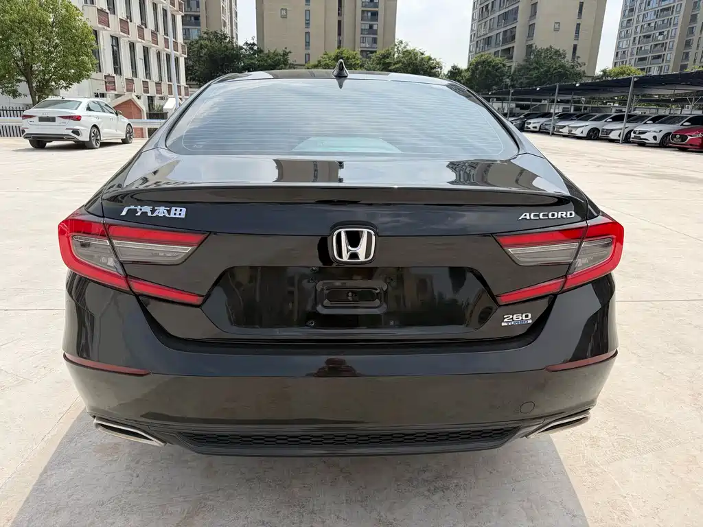 Honda Accord 2022 — фото 10