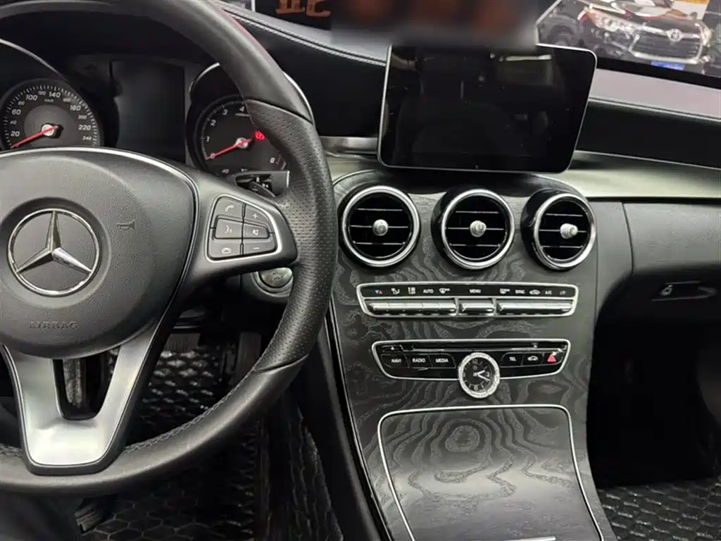 Mercedes-Benz C-Class 2018 — фото 10