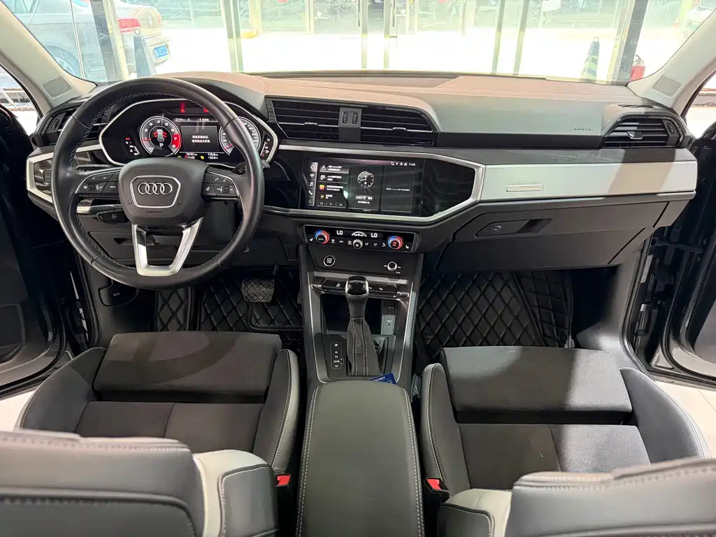 Audi Q3 2022 — фото 11