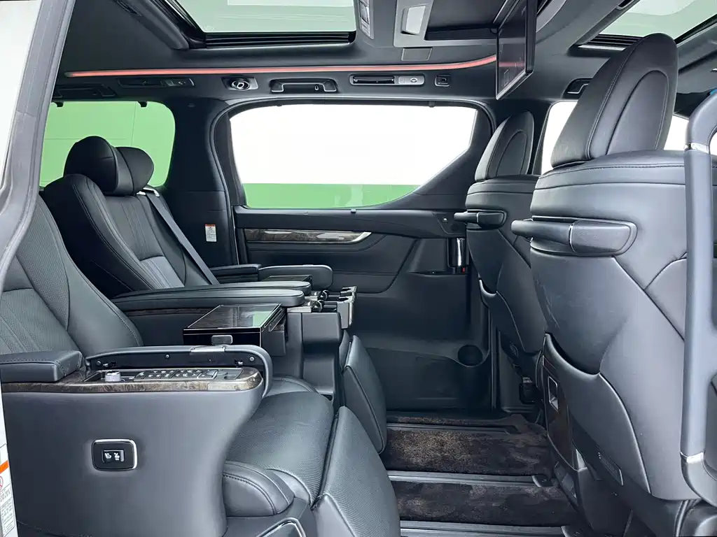 Toyota Vellfire 2021 — фото 6
