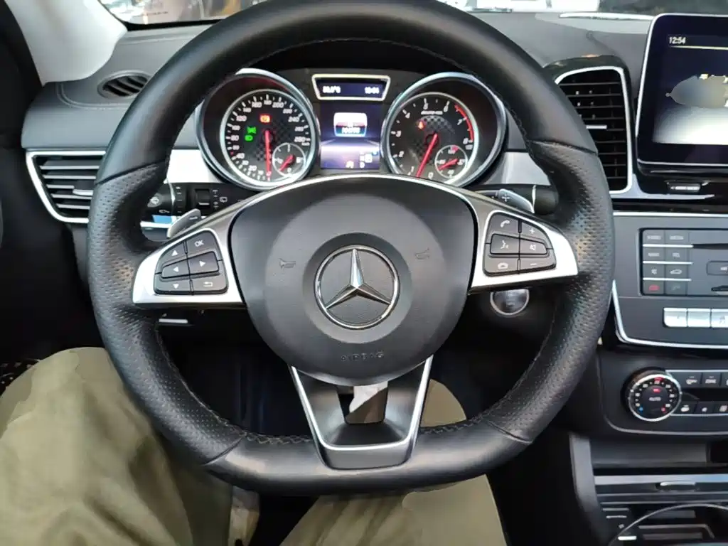 Mercedes-Benz GLE AMG 2017 — фото 11