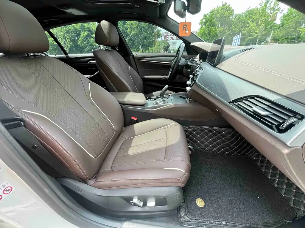 BMW 5 Series New Energy 2022 — фото 14