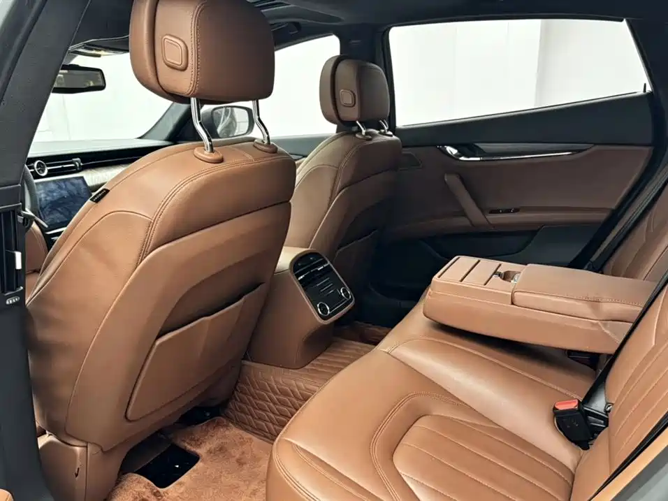 Maserati Quattroporte 2017 — фото 6