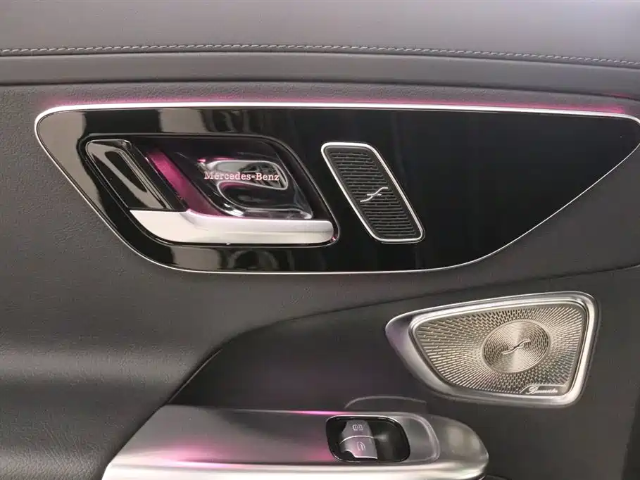 Mercedes-Benz C-Class 2023 — фото 17