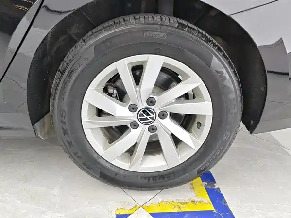 Volkswagen Passat 2025