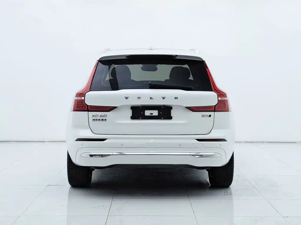 Volvo XC60 2024 — фото 31